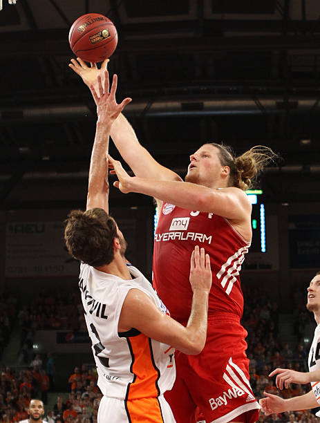 在多个比赛 在多个比赛